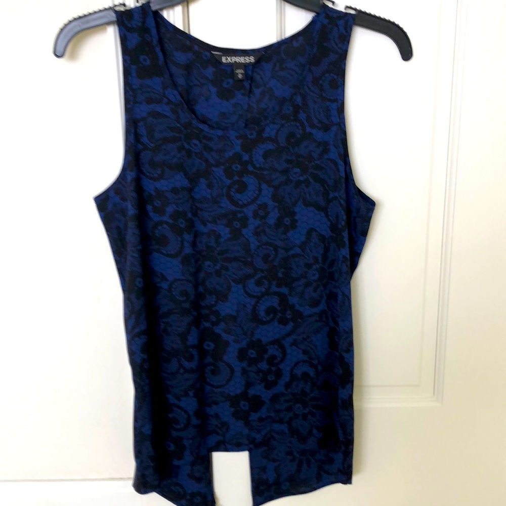 Express blouse with slit on back